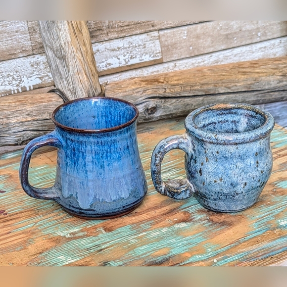 Two Bundle Of Pottery Mugs - Picture 3 of 7